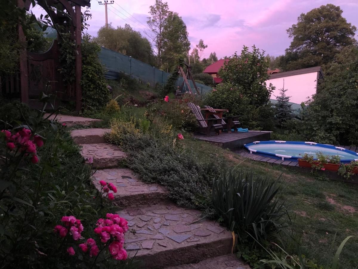 Казковий Дім Та Garden Два Будиночки В Горах З Чаном-Джакузі Slavske Buitenkant foto